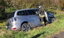 Incidente all'incrocio sulla provinciale, coinvolte due auto LE FOTO