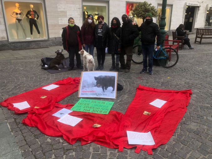 Cinghiale ucciso, la protesta a Chivasso di Scrofeinrivolta 