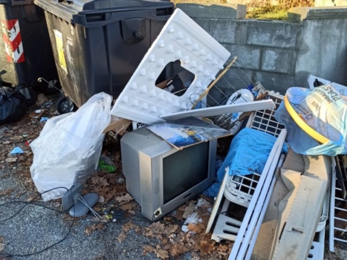 Differenziate male o create discariche? L’ispettore vi sanziona