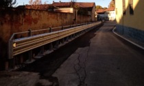 Guard rail lungo il Rio, il sindaco: "Per l'estetica c'è tempo"