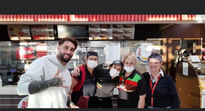 Brumotti a pranzo al Burger King di Rondissone 