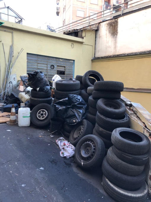 Officina abusiva all’interno di autorimessa: tutto sequestrato
