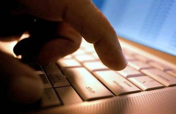 Si spacciano per dipendenti della banca e chiedono di fare bonifici