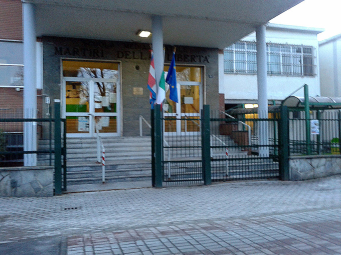 Scuola, con un positivo si mangia in classe