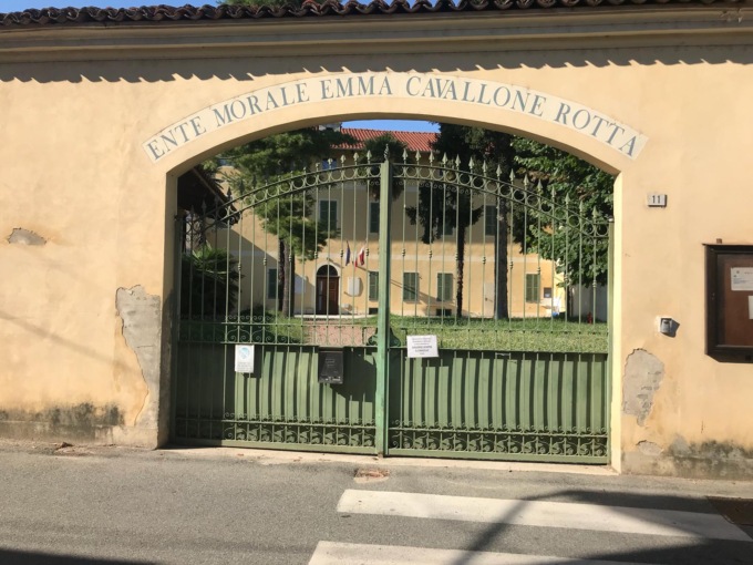 Chiude l’Ente Morale ma la scuola resta aperta