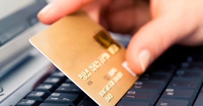 Acquista un mobile online, il venditore incassa e poi sparisce