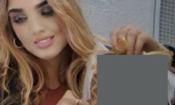 Mamma cerca le figlie date in adozione