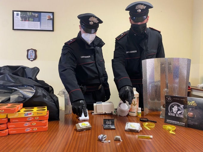 Detenzione e spaccio di droga, arrestato 44enne di Chivasso