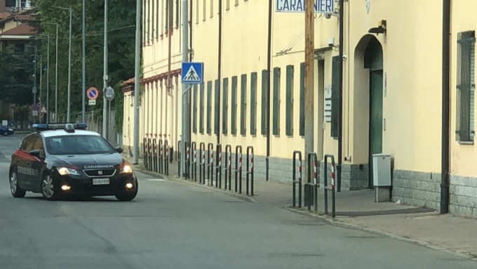Hashish, marijuana e tanti soldi: arrestato un ventenne chivassese