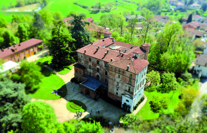 25 aprile, artisti nel parco e picnic nei prati intorno al Castello