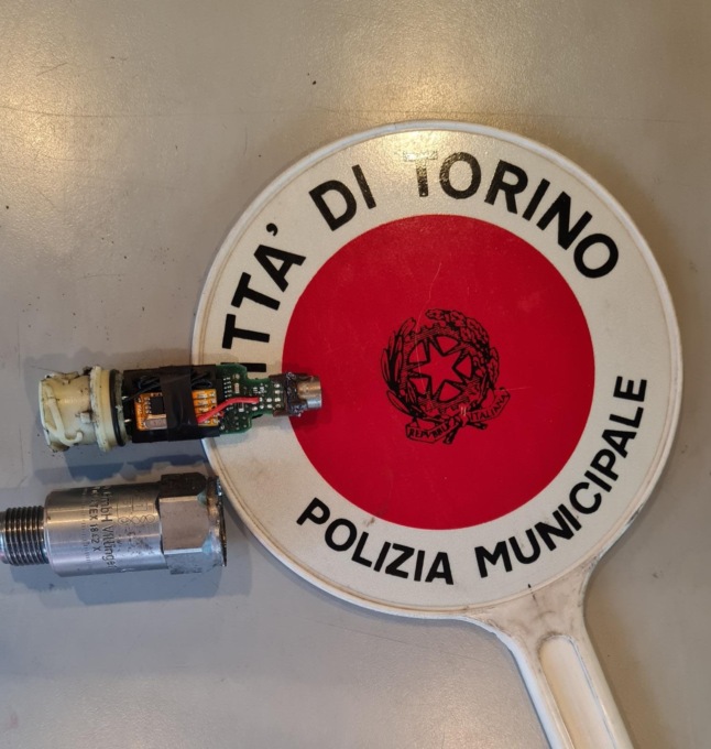 Tachigrafo alterato, patente ritirata e 5mila euro di multa