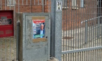 Elezioni, manifesti affissi dove non si può nelle frazioni di Chivasso