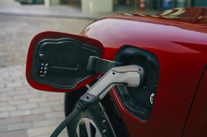 Colonnina ricarica delle auto elettriche, terminati i lavori