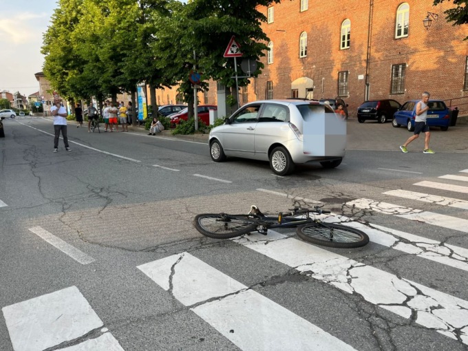 Ragazzino investito da un’auto a Crescentino, elitrasportato al Regina Margherita