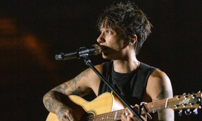Operaio colpito da una trave d’acciaio mentre smontava il palco del concerto di Ultimo