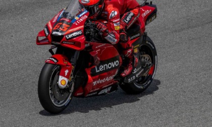 MotoGP Catalunya, Bagnaia coinvolto nel maxi incidente