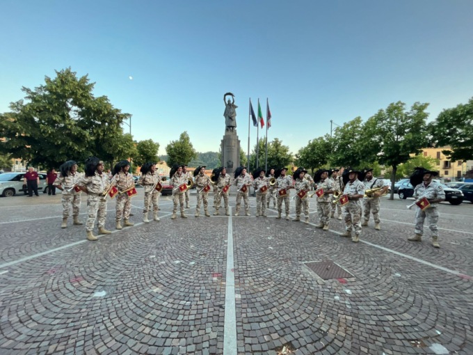 Concerto dei bersaglieri a Chivasso per il 50esimo, grande successo