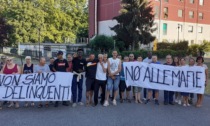 'Ndrangheta, flash mob a Chivasso: "Il nostro non è un quartiere mafioso"