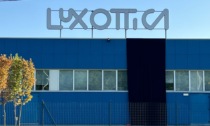 Luxottica di Lauriano, autorità e dipendenti seguono i funerali di Del Vecchio