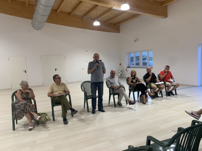 Caro bollette, la maggioranza fa le riunioni… a casa