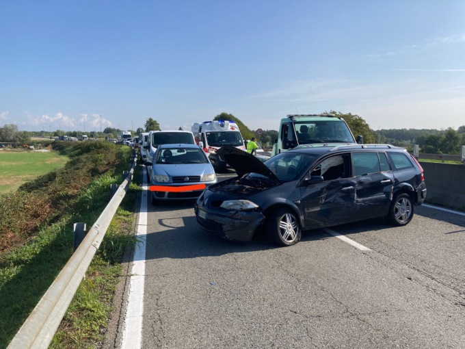 Incidente, tangenziale chiusa tra Chivasso e Brandizzo: un ferito