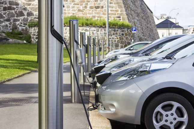 Auto elettrica: ecco perché inquina di meno