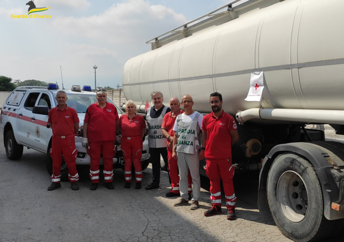 Petrolio fantasma, la Finanza ne dona 28mila litri alla Croce Rossa