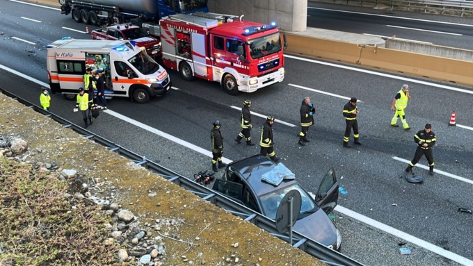 Autostrada Torino-Milano, incidente a Rondissone: un morto LE FOTO