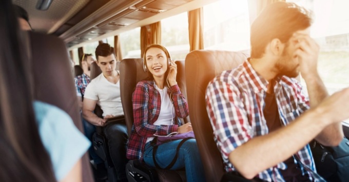 Perché scegliere di viaggiare in autobus? I vantaggi