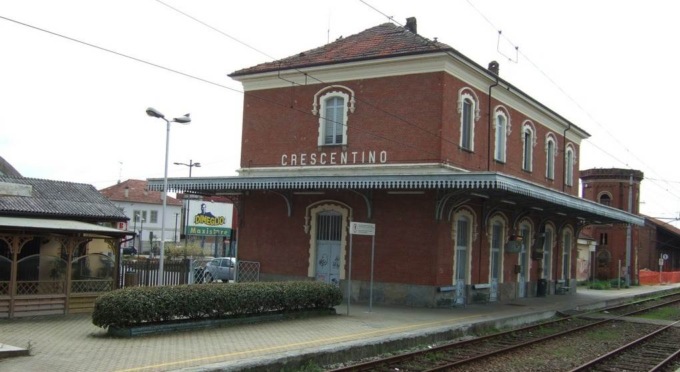 Domenica la stazione è deserta
