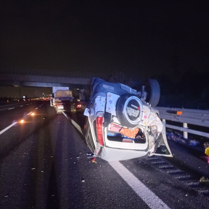 Tamponamento in autostrada tra Rondissone e Chivasso est: auto distrutta LE FOTO