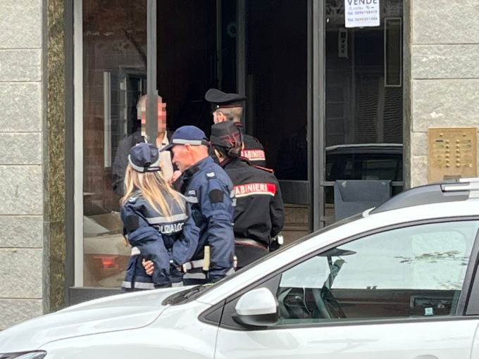 Insulta una donna araba col burqa, denunciato per vilipendio