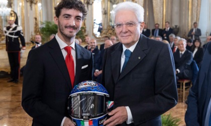 Il campione del mondo Pecco Bagnaia incontra il presidente Mattarella LE FOTO