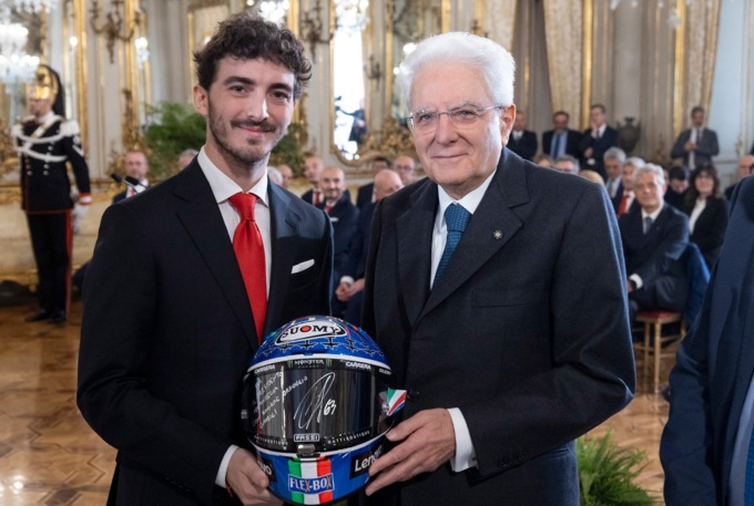 Il campione del mondo Pecco Bagnaia incontra il presidente Mattarella LE FOTO
