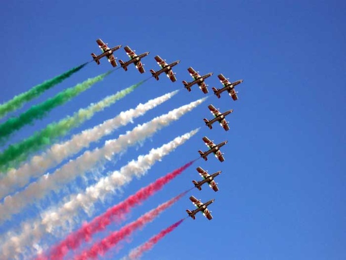 Le Frecce Tricolori tornano nei cieli torinesi e vercellesi