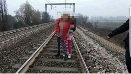 Travolto da un treno mentre gira un video