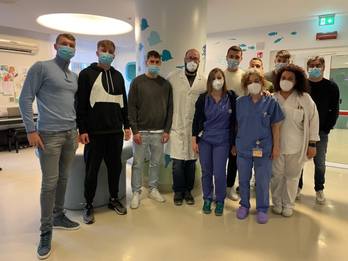 I giocatori del Torino in visita ai piccoli pazienti dell’ospedale