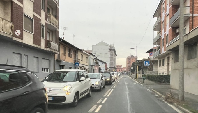 Traffico in tilt per entrare in città