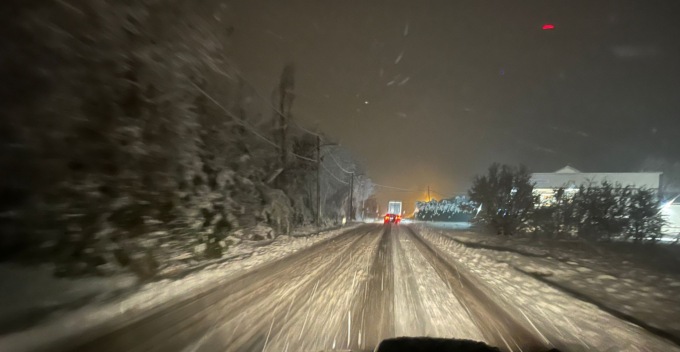 Strade sporche per la neve: circolazione lenta e difficoltosa