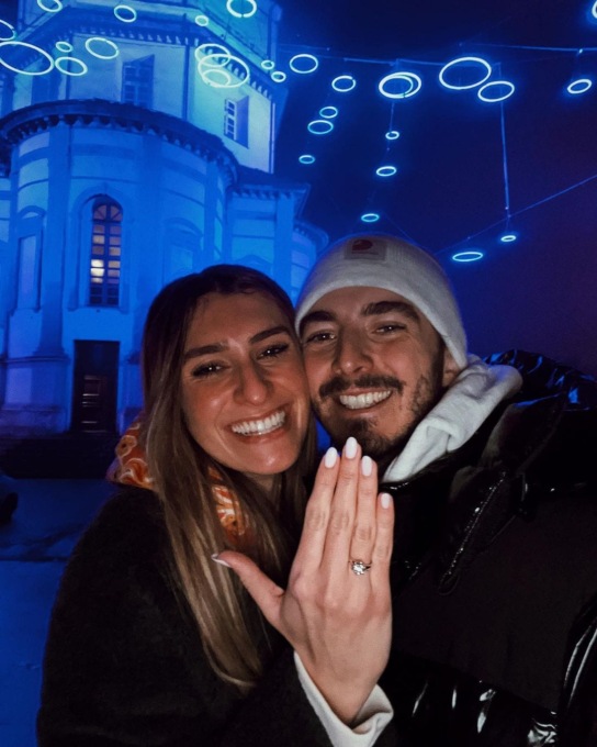 Pecco Bagnaia, proposta di matrimonio alla fidanzata Domizia