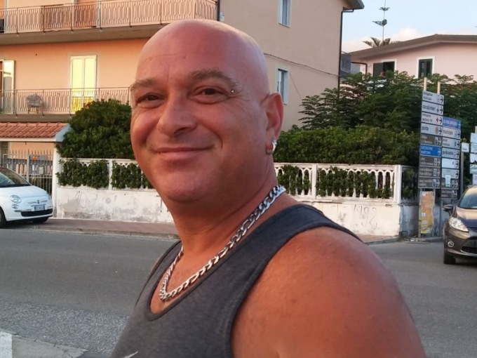 Una messa in suffragio di Maurizio Rosi, 49 anni
