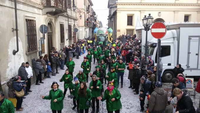 Carnevale a pagamento, scoppia la polemica
