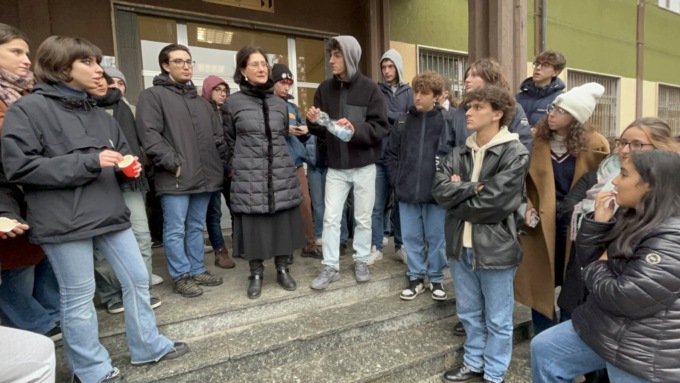 Newton, passa la linea degli studenti: da marzo saranno tutti in sede. Forse