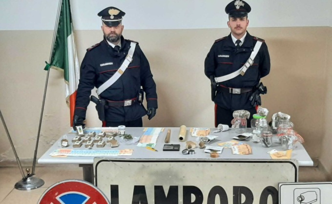 Aveva più di un chilo di hashish: arrestato
