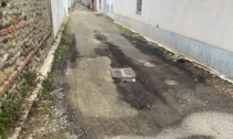 Vicolo Monte Grappa, «Quando asfaltate?»