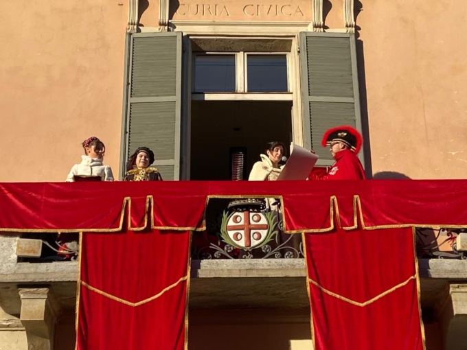 Carnevale, il proclama del Conte Tizzoni e l’incoronazione della Papetta IL VIDEO
