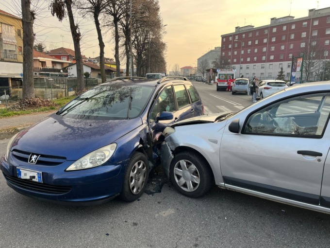 Incidente in via Togliatti, un ferito