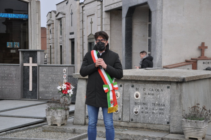 Cimitero, il Comune rifà il loculario e l’area dispersione