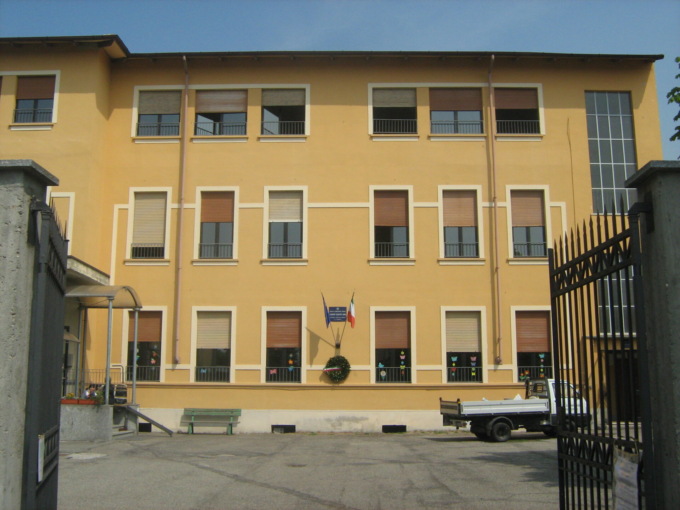 Scuola, 260 mila euro per cambiare porte e finestre
