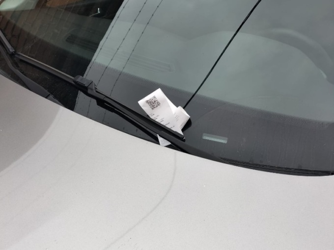 In città si parcheggia male: 96 multe per sosta in area mercatale
